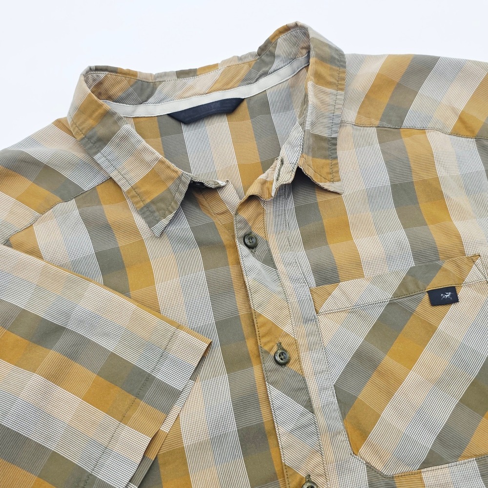 Arcteryx Mens XL Peakline Gray Plaid Short Sleeve Button Down Shirt Pocket